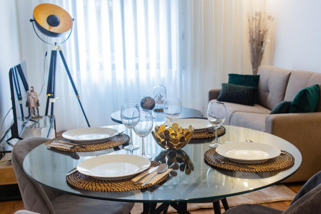 Stunning Apartment W/ Free Parking By Lovelystay Porto Exterior photo